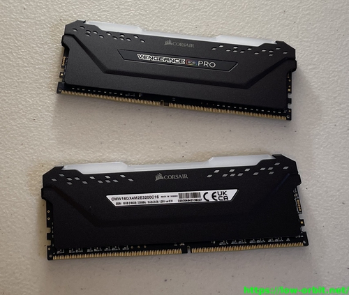 Corsair Vengeance RGB Pro - 16GB DDR4-3200 PC4-25600 RAM 2 sticks close up, front and back